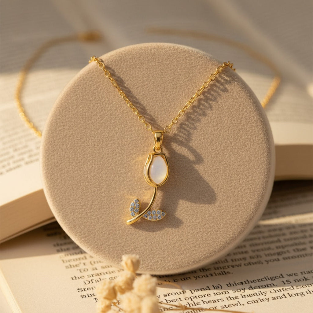 Rose Pendant Necklace